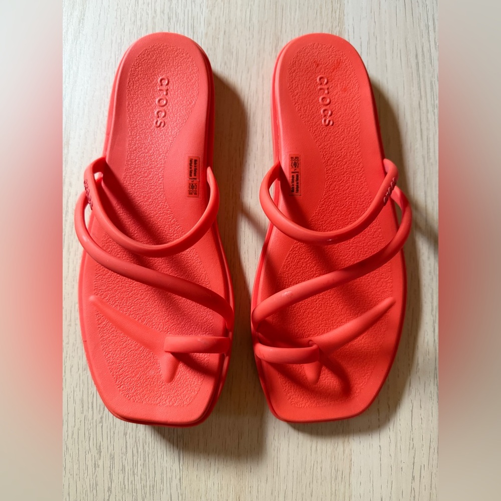 CROCS Miami Toe Loop Orange Lava Sandals